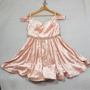 Sz14, Blush Pink Velvet Babydoll Dress – Beaded Waist, No slip, Built in Bra
